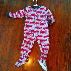 EUC Carter's fleece pj's firetruck 2T
